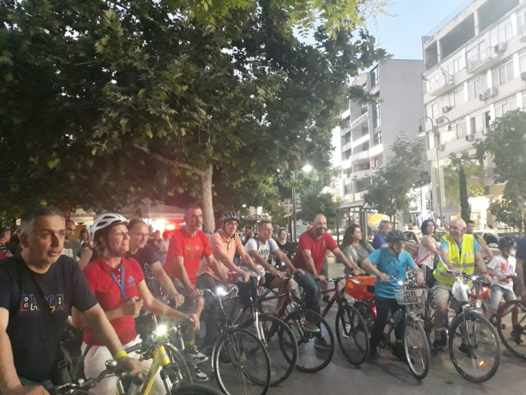 Νυχτερινή ποδηλατάδα στη Λάρισα