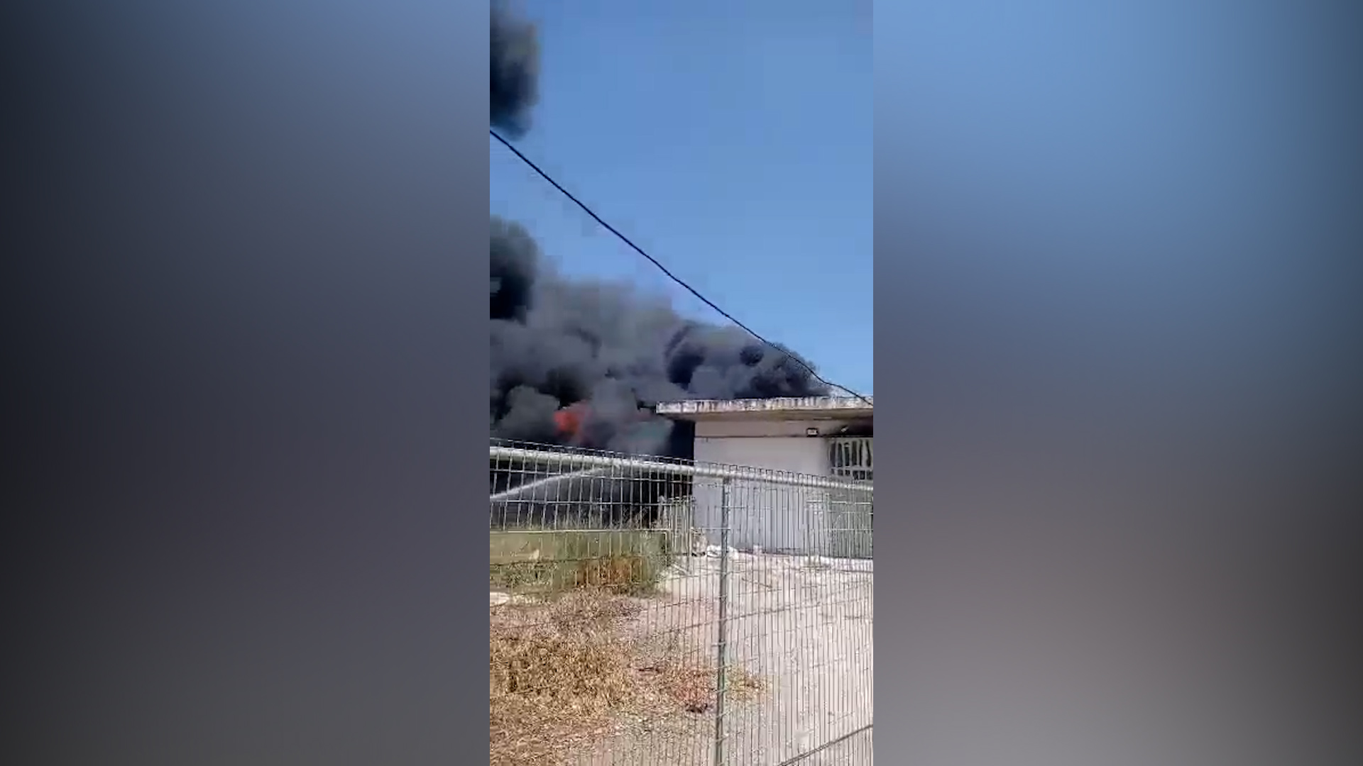Φωτιά σε εργοστάσιο στον Δήμο Αχαρνών (video)