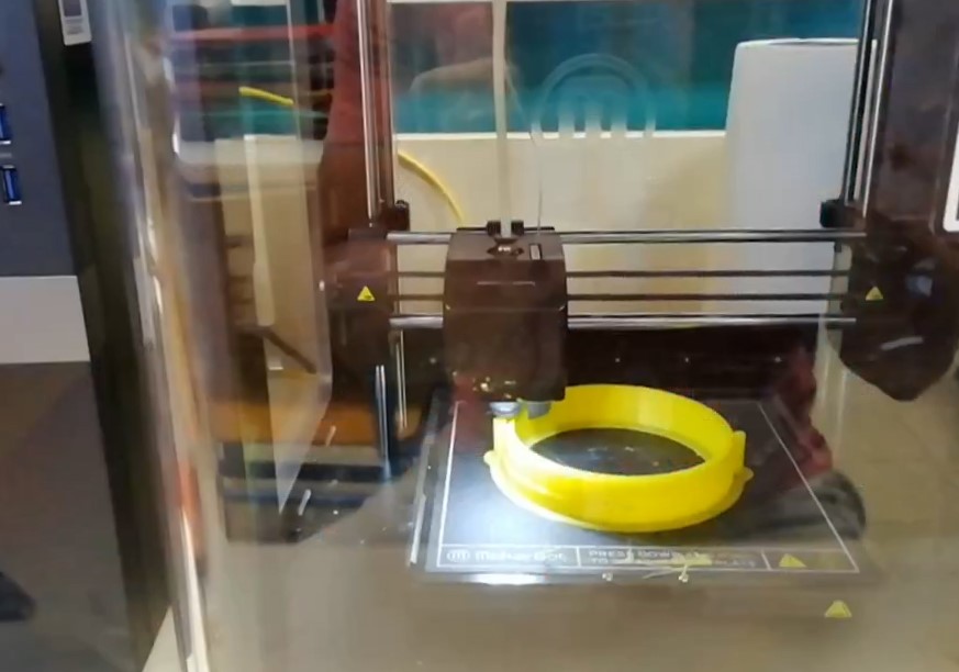 Μαθητές γυμνασίου στη Λήμνο δημιούργησαν 3D τασάκια για την παραλία Μαθητές γυμνασίου στη Λήμνο δημιούργησαν 3D τασάκια για την παραλία