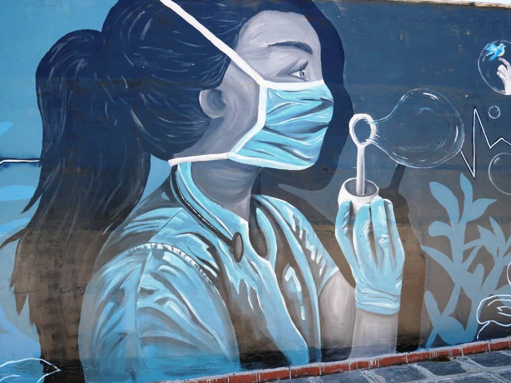 Γρεβενά: Ένα γκράφιτι αφιερωμένο σε γιατρούς και νοσηλευτές από την Δήμητρα Μπαζούκη