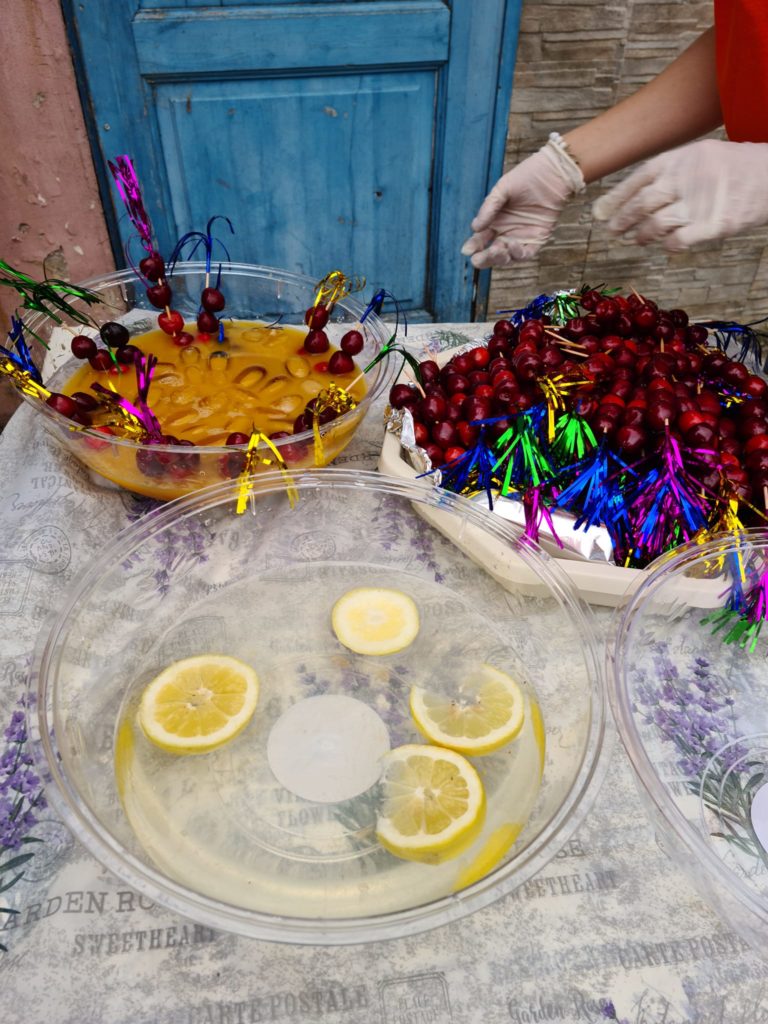 Γιορτή κερασιού στην Αγιάσο με πολλούς επισκέπτες, κέφι, χορό και άφθονα κεράσια (video)