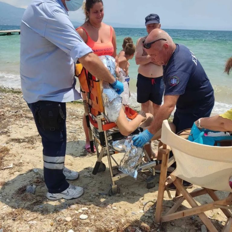 Ναυαγοσώστρια σώζει από πνιγμό ηλικιωμένο στις Αλυκές