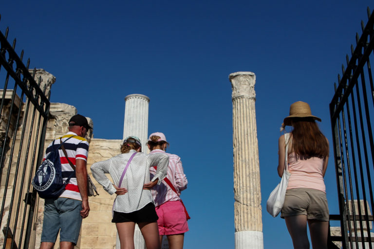 Κικίλιας για τουριστική κίνηση: Αυξημένη κατά 3,2%, σε σχέση με τον Μάιο του 2019