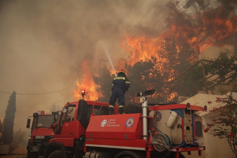 Νέα πυρκαγιά σε χορτολιβαδική έκταση στον Κουβαρά Αττικής – Διακοπές κυκλοφορίας