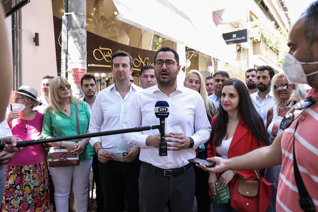 ΠΑΣΟΚ-ΚΙΝΑΛ: Περιοδεία κλιμακίου στην αγορά του Χαλανδρίου