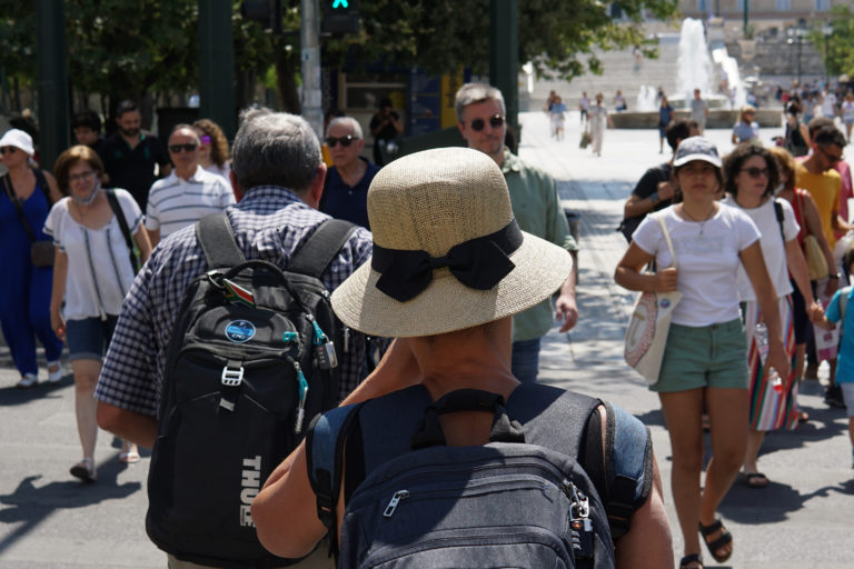 Γ. Παυλάκης: Η Όμικρον 5 καταστρατηγεί τα εμβόλια – Ν. Τζανάκης: Πάνω από 15.000 τα κρούσματα ημερησίως