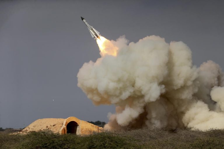 Η Βόρεια Κορέα εκτόξευσε 8 βαλλιστικούς πυραύλους μικρού βεληνεκούς