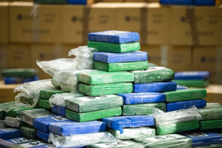 Βέλγιο: Κατασχέθηκαν 900 κιλά κοκαΐνης – Τα ναρκωτικά ήταν κρυμμένα σε φορτίο με κακάο