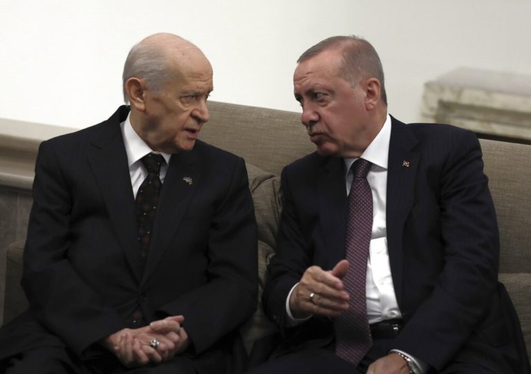 Αιφνιδιαστική συνάντηση Ερντογάν – Μπαχτσελί
