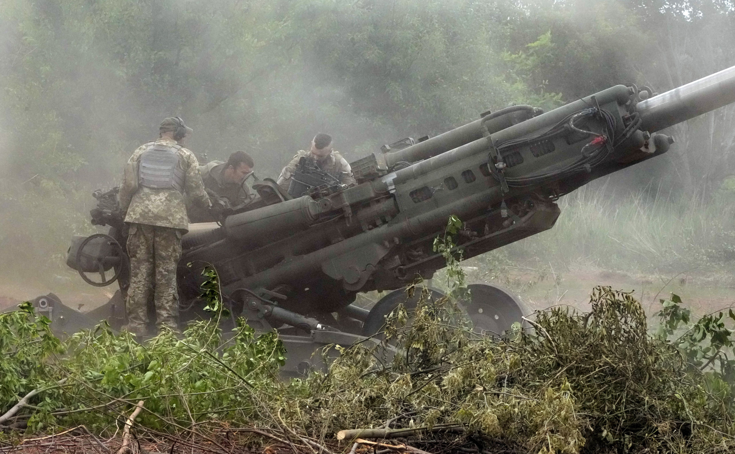 Οι ουκρανικές δυνάμεις ενδέχεται να υποχωρήσουν από το Λισιτσάνσκ για να αποφύγουν την περικύκλωσή τους