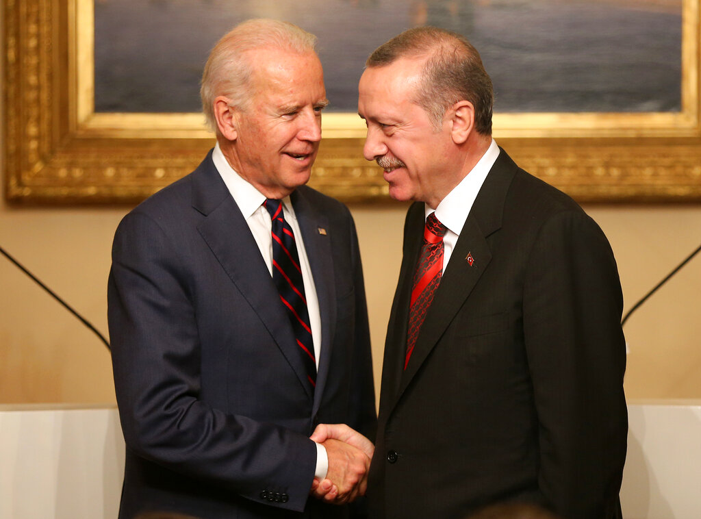 Σε λίγο η συνάντηση του Μπάιντεν – Ερντογάν στο περιθώριο της Συνόδου του ΝΑΤΟ