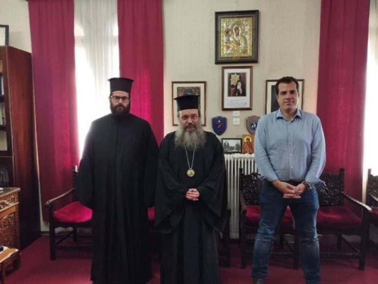 Ενημερώθηκε για τη διακονία της Μητρόπολης Χίου σε θέματα υγείας ο Θ. Πλεύρης