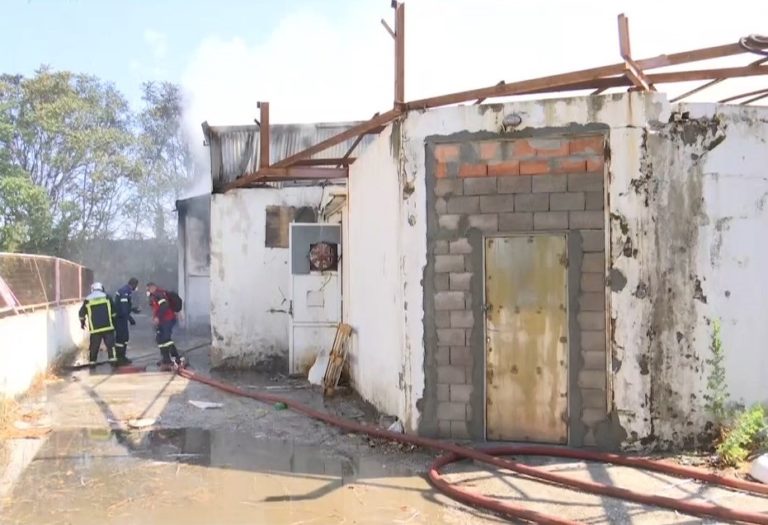 Υπό έλεγχο η φωτιά στη δομή φιλοξενίας στον Ελαιώνα – Στο νοσοκομείο διασωληνωμένος 14χρονος