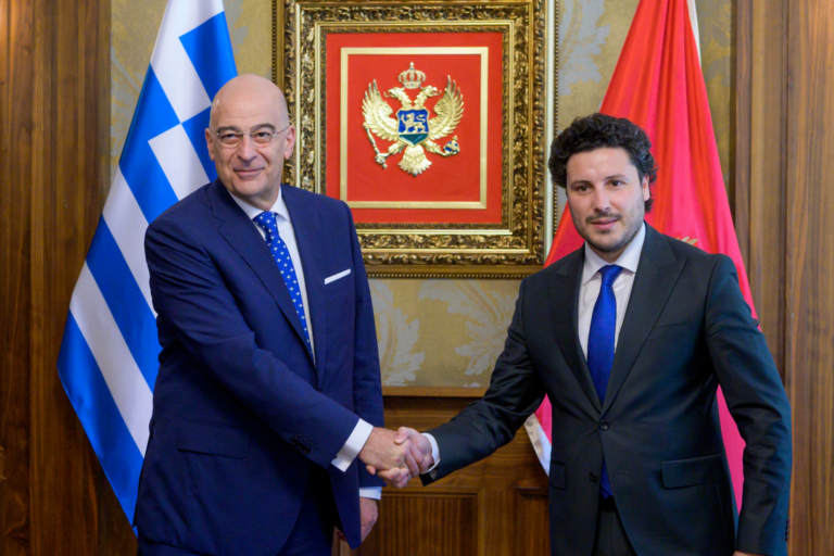 Συνάντηση Δένδια με τον πρωθυπουργό του Μαυροβουνίου στην Ποντγκόριτσα
