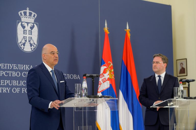 Ο Ν. Δένδιας κατήγγειλε από το Βελιγράδι τον τουρκικό αναθεωρητισμό