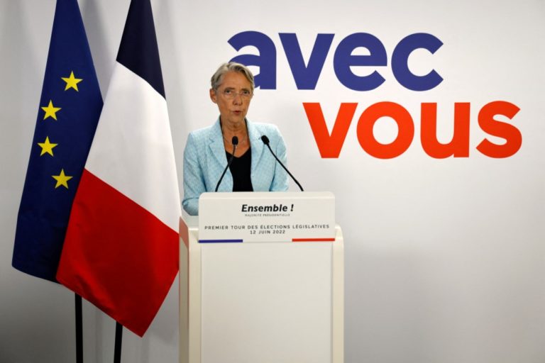 Γαλλία-βουλευτικές εκλογές: Έκκληση Μπορν και Μελανσόν στους Γάλλους να ψηφίσουν στον β’ γύρο