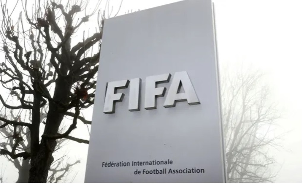 Η FIFA θα αναθεωρήσει τους κανονισμούς επιλεξιμότητας του φύλου μετά την απόφαση της FΙΝΑ