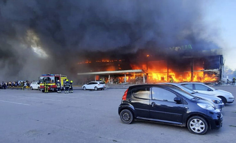 Γαλλικό ΥΠΕΞ: Η Ρωσία πρέπει να λογοδοτήσει για την πυραυλική επίθεση σε εμπορικό κέντρο της Ουκρανίας