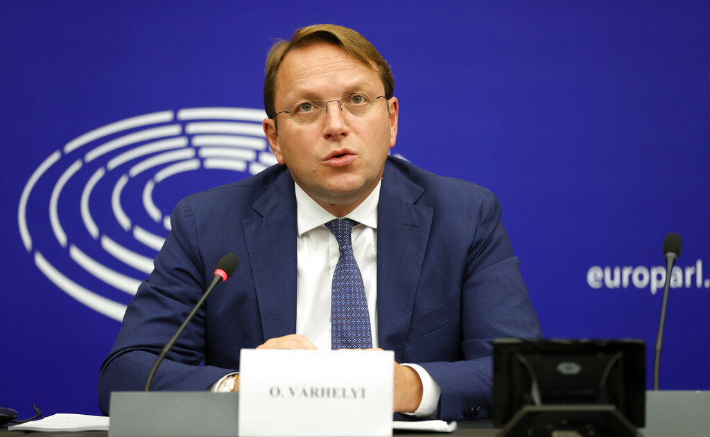 ΕΕ-Επίτροπος Διεύρυνσης και Γειτονίας: Σε τέλμα οι ενταξιακές διαπραγματεύσεις με την Τουρκία