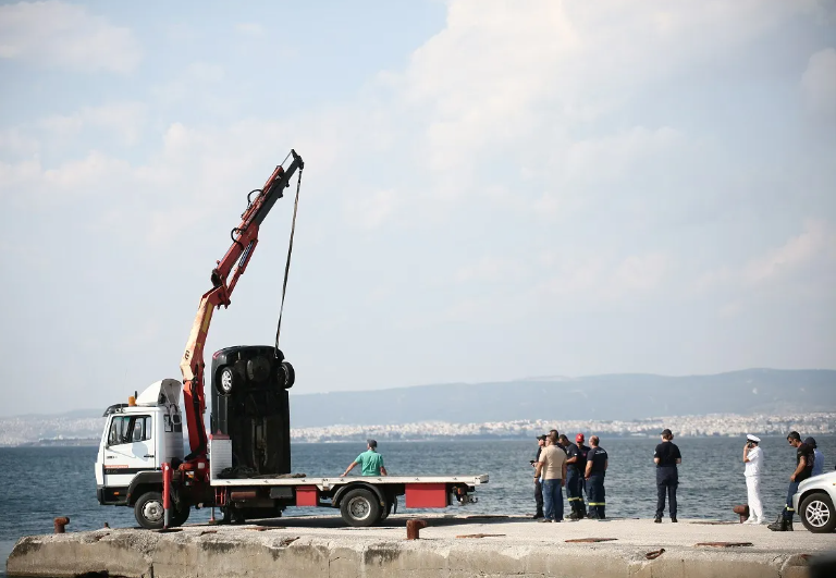 Η ανακοίνωση του λιμενικού για την αυτοκτονία μάνας και γιου στους Νέους Επιβάτες