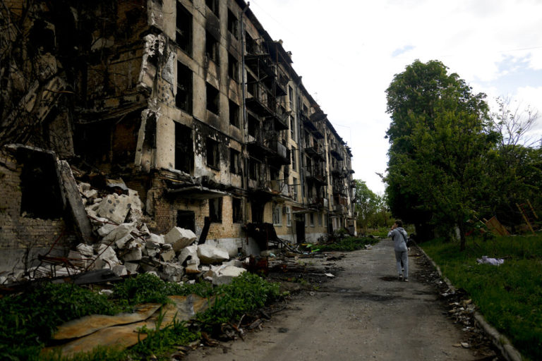 Εγκλήματα πολέμου στην Ουκρανία: Η ΕΕ υποστηρίζει την έρευνα του Διεθνούς Ποινικού Δικαστηρίου με 7,25 εκ. €