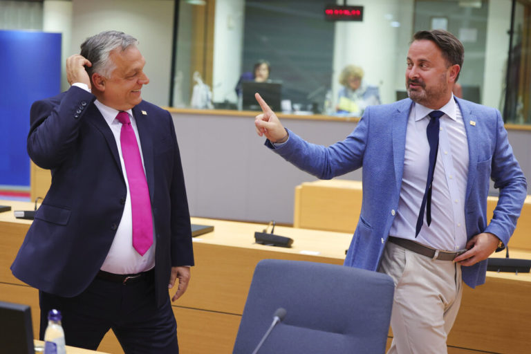 Ξ. Μπετέλ: «Απαράδεκτες» οι παραχωρήσεις στην Ουγγαρία στις κυρώσεις της ΕΕ κατά της Ρωσίας