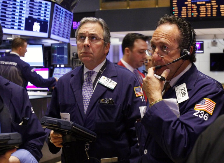 Wall Street: Ο πληθωρισμός «βύθισε» τους δείκτες – Ισχυρό σοκ για τους επενδυτές