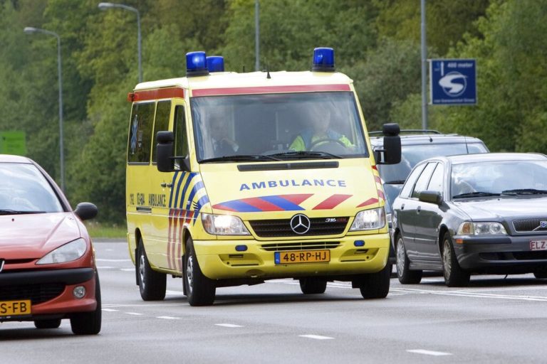 Ολλανδία: Ένας νεκρός, 10 τραυματίες από ανεμοστρόβιλο στην πόλη Ζίρικζεε