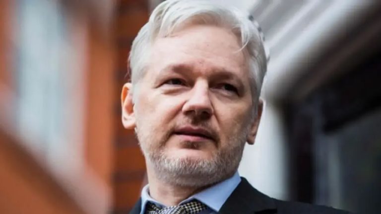 Το Λονδίνο ενέκρινε την έκδοση του Τζούλιαν Ασάνζ στις ΗΠΑ – WikiLeaks: Μαύρη ημέρα για την ελευθερία του Τύπου