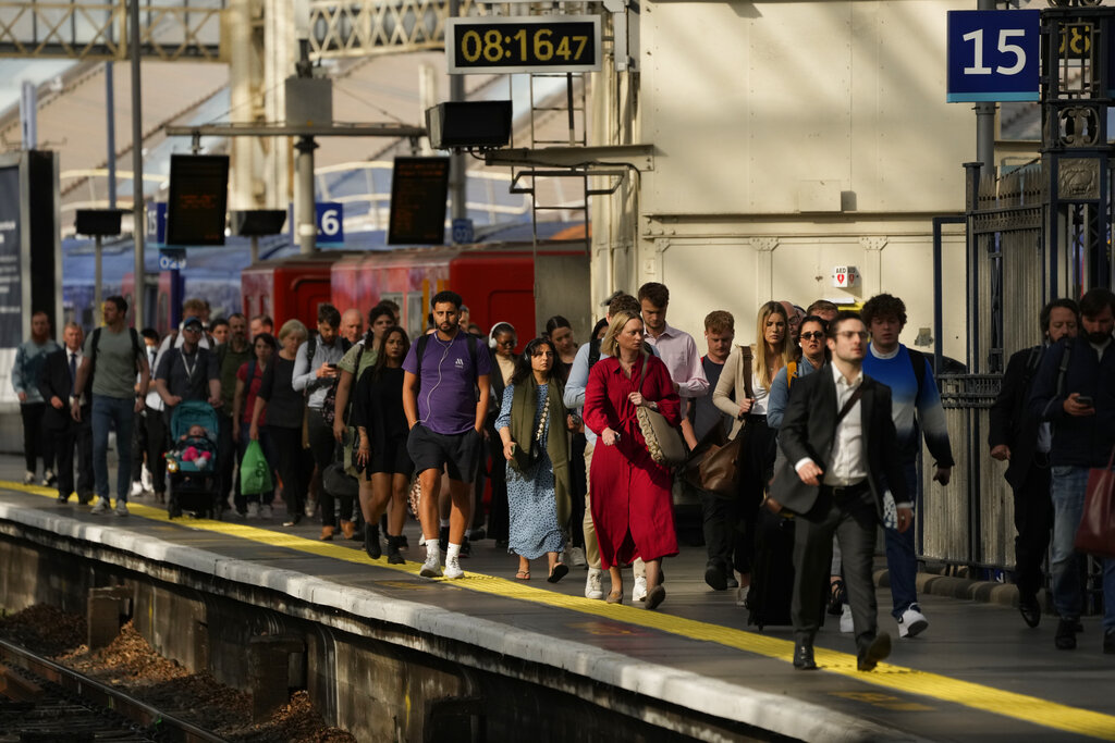 Βρετανία: Παραλύει το σιδηροδρομικό δίκτυο λόγω 24ωρης απεργίας