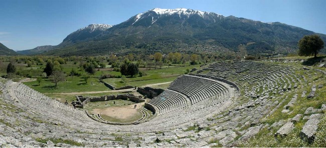 Έλληνες και ξένοι δημοσιογράφοι ξεναγήθηκαν στην πολιτιστική διαδρομή στα Αρχαία Θέατρα της Ηπείρου