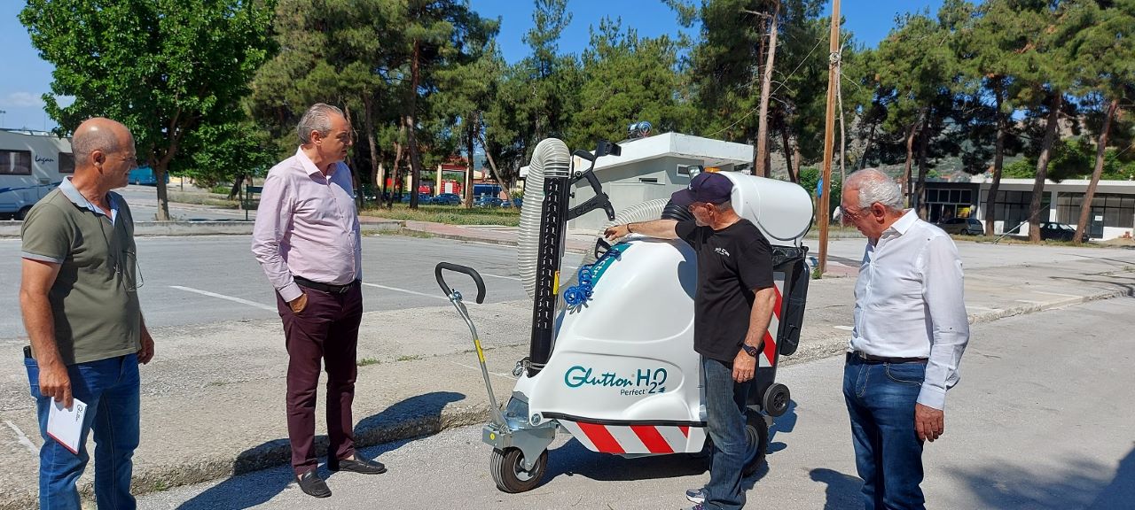Νέα ηλεκτρική σκούπα πεζού χειριστή απέκτησε η Υπηρεσία Καθαριότητας του Δήμου Ελασσόνας