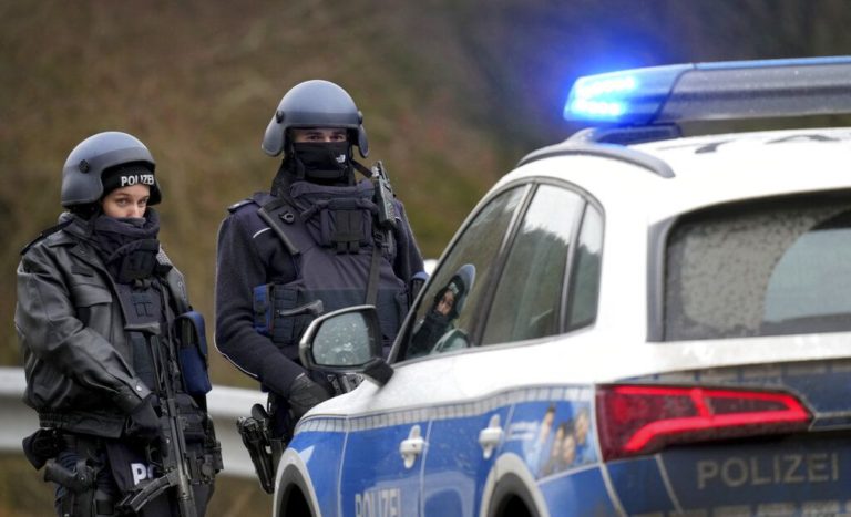 Γερμανία: Άνδρας άφησε ένα κομμένο κεφάλι έξω από το δικαστήριο της Βόννης
