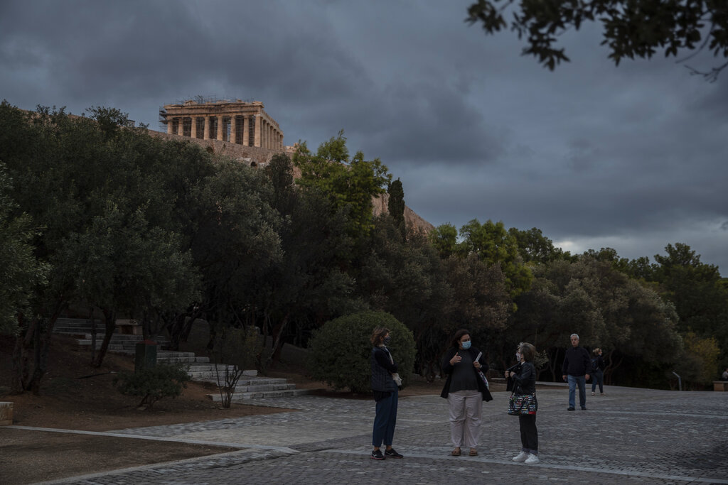 Κορονοϊός: Σε λίγες μέρες οι Όμικρον 4 και 5 στην Ελλάδα – Τι λένε Βασιλακόπουλος και Πρασσάς στην ΕΡΤ