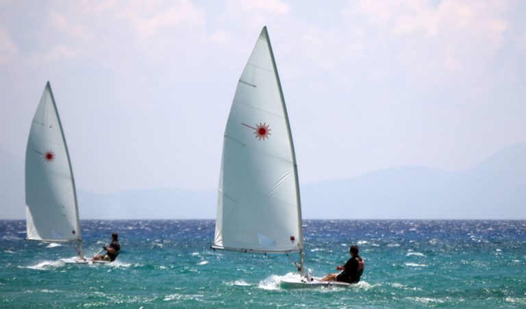 Ο καιρός με την Ν. Ζιακοπούλου: Μελτέμι στο Αιγαίο – Μπόρες στα βορειοδυτικά (video)