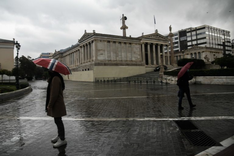 Καταιγίδα στο κέντρο της Αθήνας,
