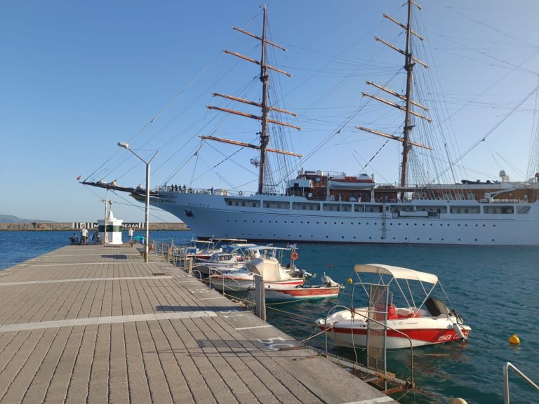 Το τρικάταρτο κρουαζιερόπλοιο «Sea Cloud II» στην Καλαμάτα