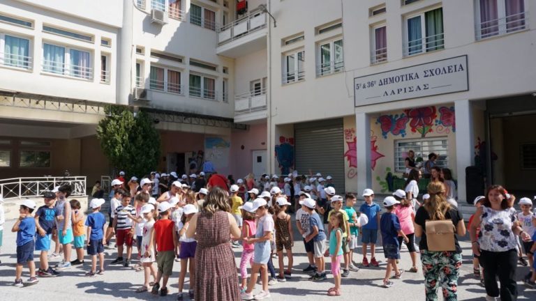 Χαμόγελα για την έναρξη του προγράμματος «Κατασκήνωση στην Πόλη»