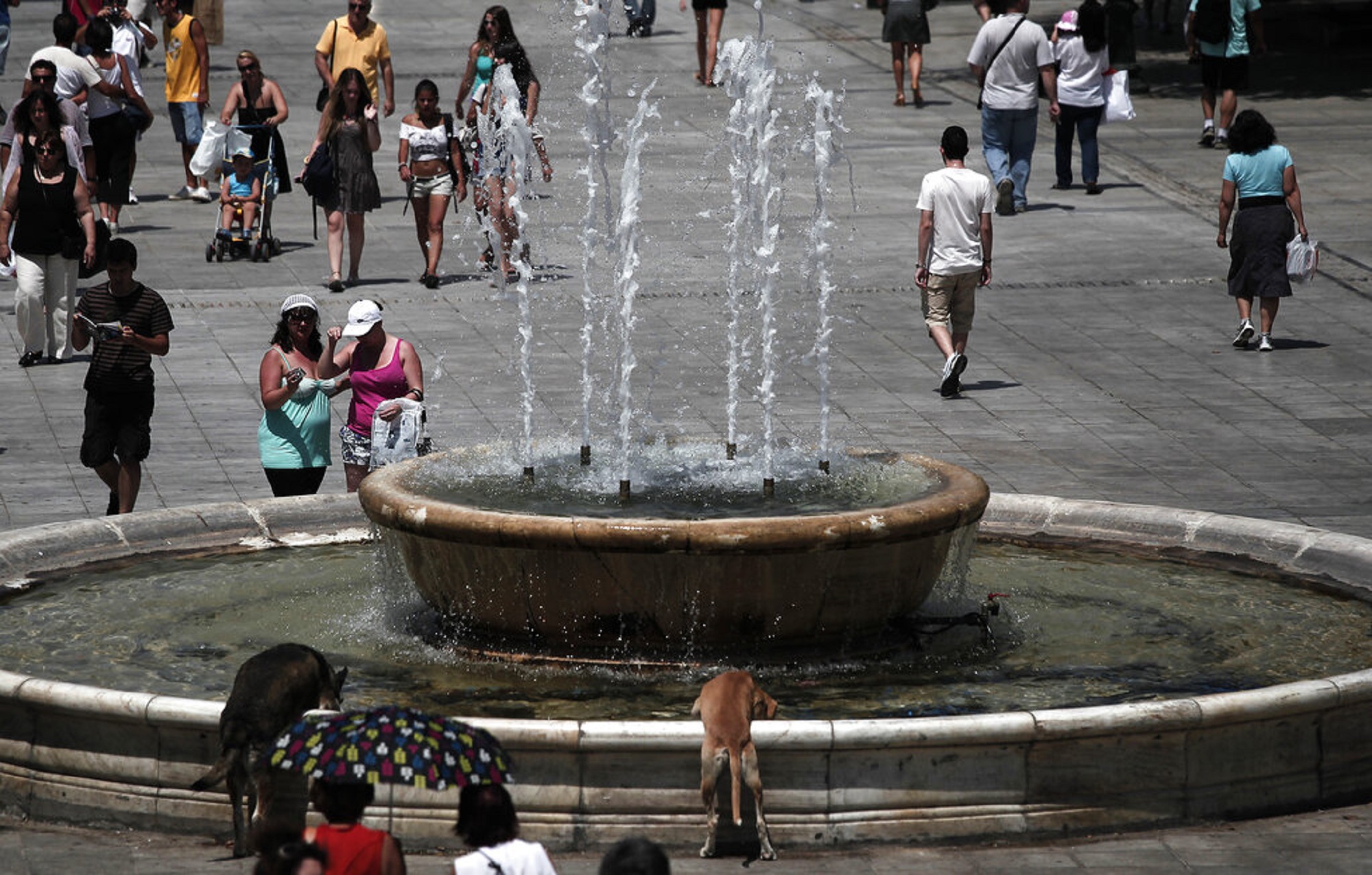 Heat Alert: Σε εφαρμογή η πρωτοποριακή υπηρεσία του Δήμου Αθηναίων για την προστασία από τους καύσωνες