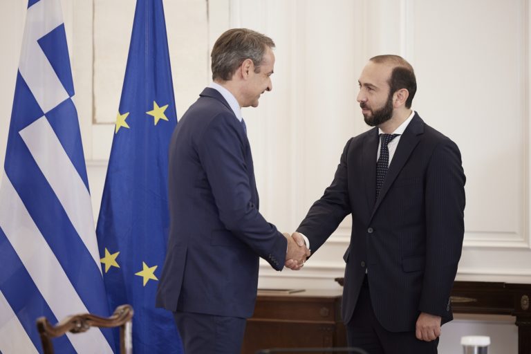Σε θετικό κλίμα η συνάντηση του πρωθυπουργού με τον Υπ. Εξωτερικών Αρμενίας
