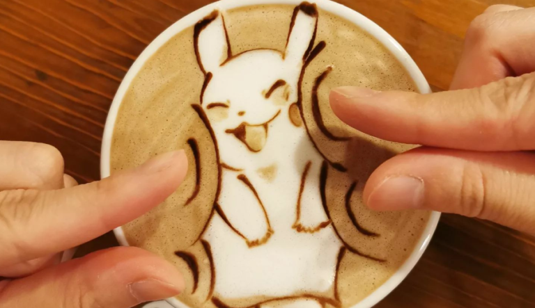 Στα τρισδιάστατα latte της η Runa Kato δημιουργεί χαρακτήρες από τον αφρό