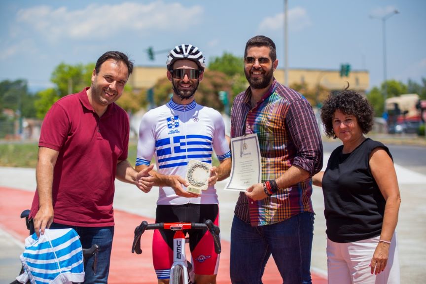 Τον πρωταθλητή ποδηλασίας Γιώργο Μπούγλα βράβευσε ο Δήμαρχος Τρικκαίων