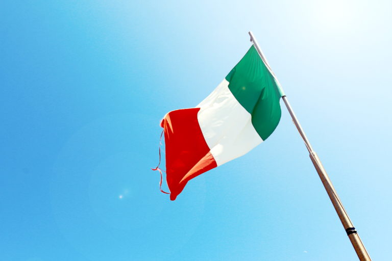 Το δημόσιο χρέος της Ιταλίας ξανά στο στόχαστρο των αγορών