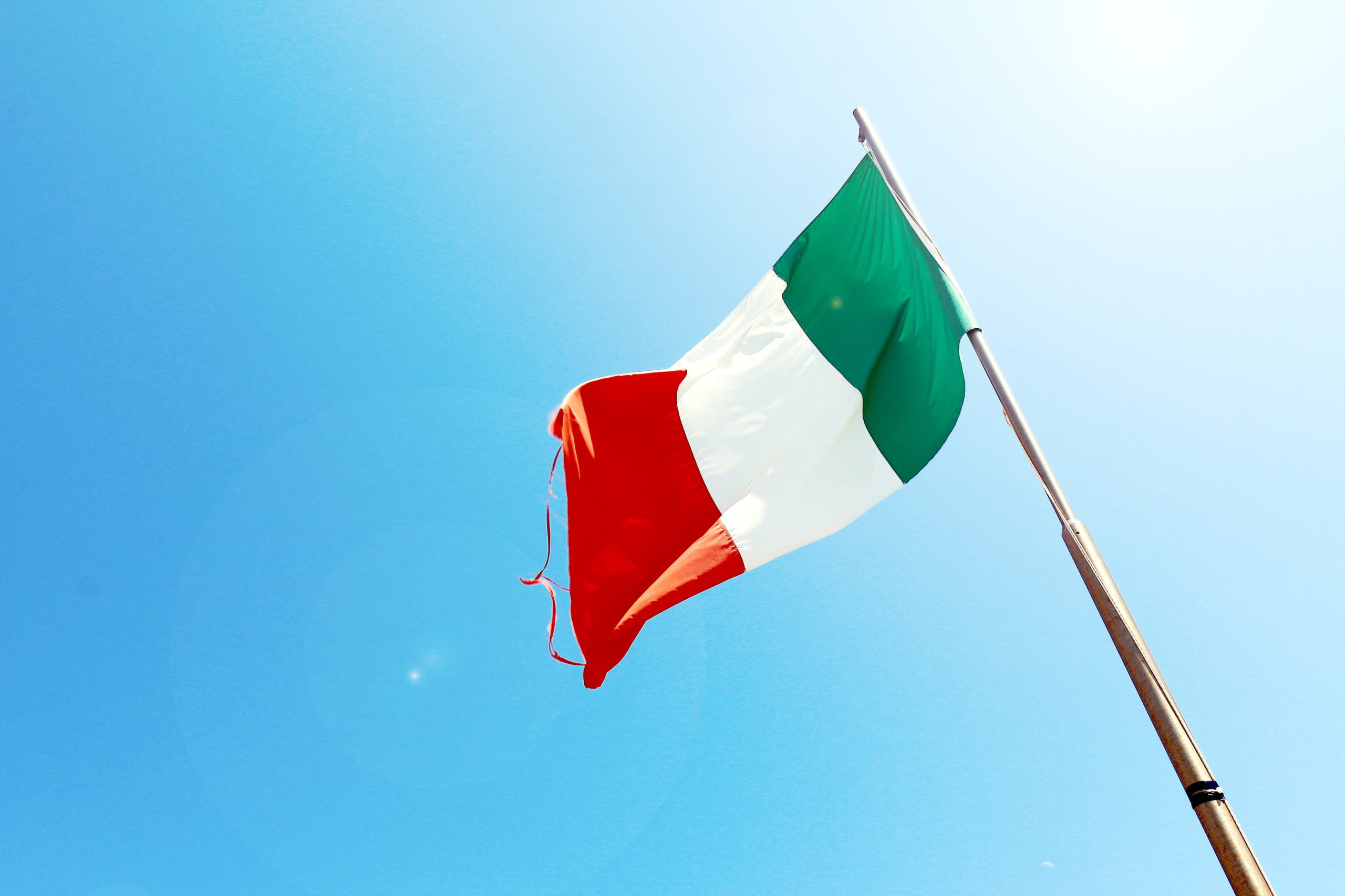 Ιταλία: Ανησυχία για τη νέα έξαρση του κορονοϊού – 50 νεκροί το τελευταίο 24ωρο
