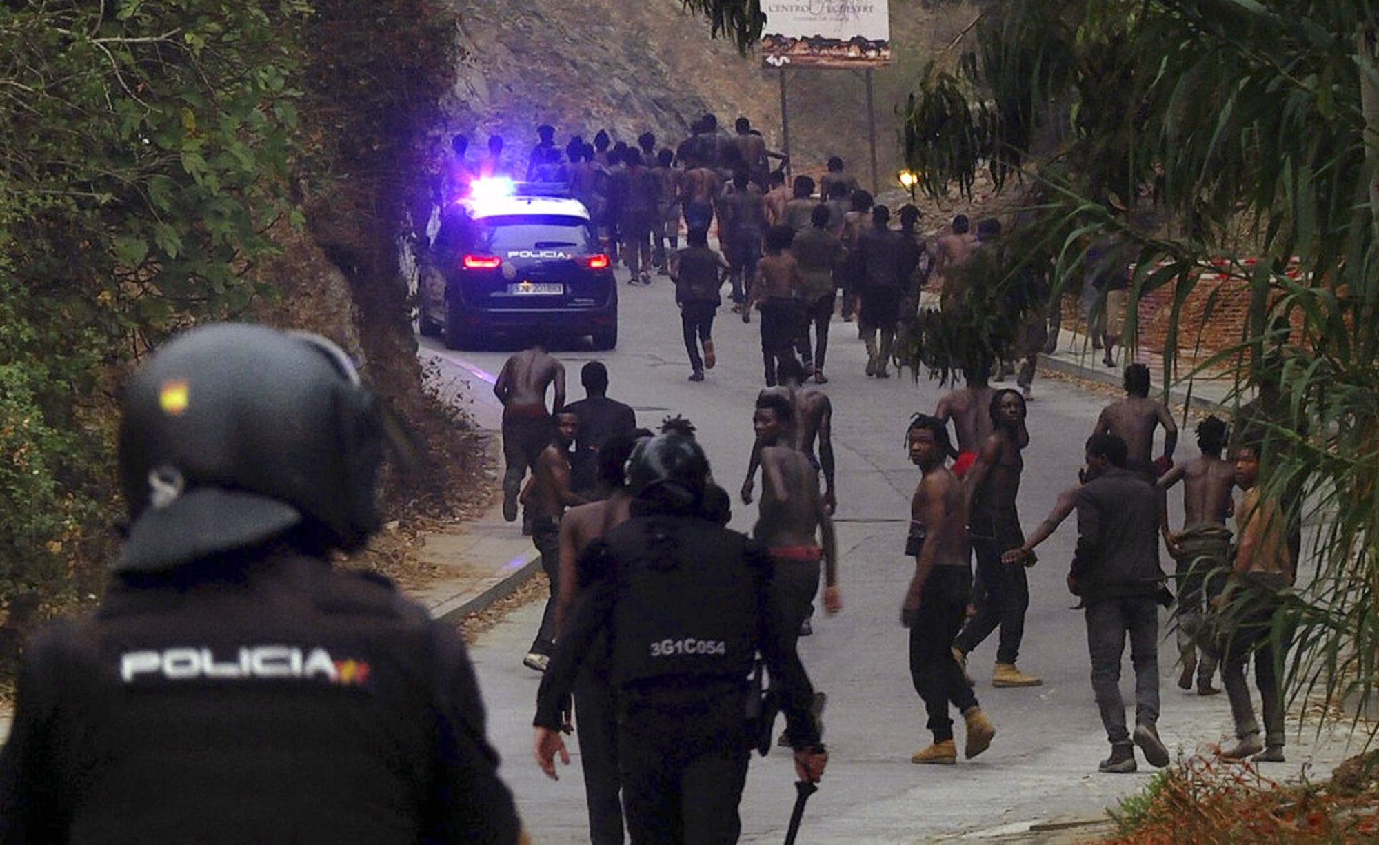 Μελίγια: Περίπου 400 υποσαχάριοι επιχείρησαν να εισέλθουν παράτυπα σε ισπανικό έδαφος