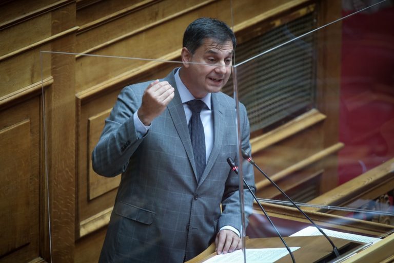 Χ. Θεοχάρης στο Πρώτο: Ανακούφιση για τη μεγάλη πλειοψηφία – Δεν υποσχόμαστε «καθρεφτάκια» και μαγικές λύσεις όπως ο ΣΥΡΙΖΑ (audio)