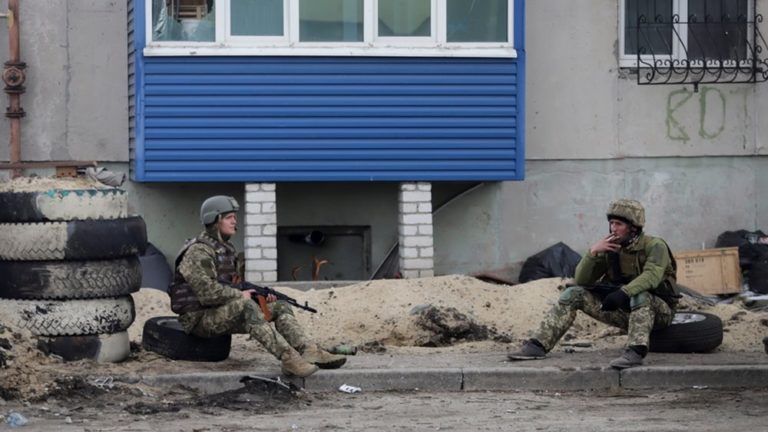 Παγιδευμένοι στρατιώτες και άμαχοι στο Σεβεροντονέσκ (video)