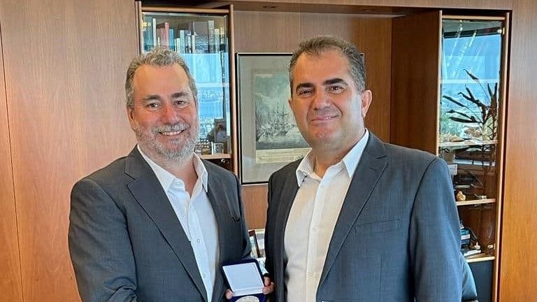 Συνάντηση του δημάρχου Καλαμάτας Θ. Βασιλόπουλου με τον Αχιλλέα Κωνσταντακόπουλο