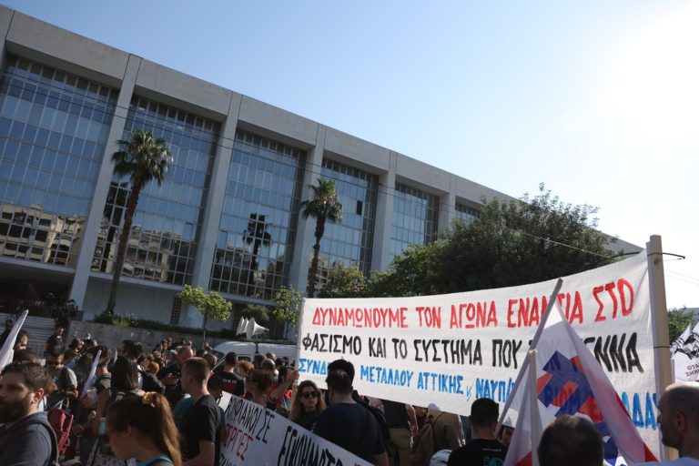 Πλήθος κόσμου στο Εφετείο για τη δίκη της Χρυσής Αυγής – Κανονικά η κυκλοφορία στην Αλεξάνδρας