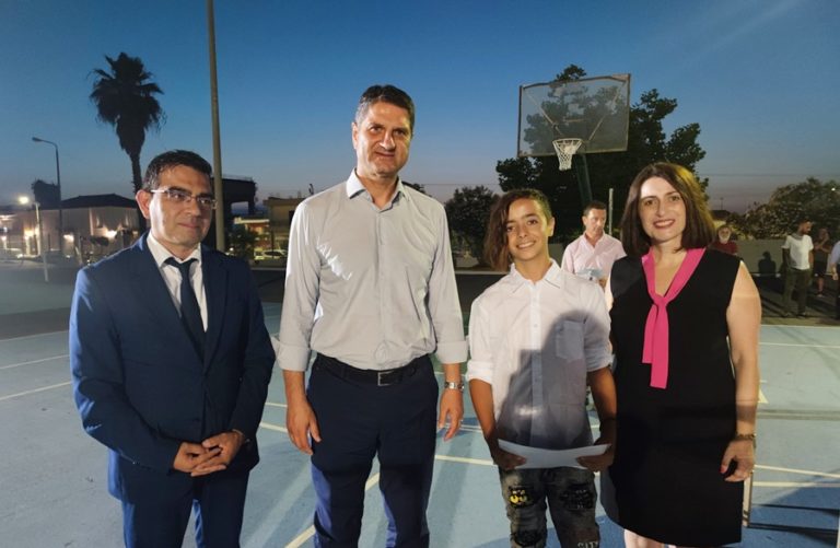 Μεσσήνη: Eιδική υποτροφία σε μαθητή Ρομά ο οποίος πρώτευσε στο τμήμα ΖΕΠ στην Α΄ Γυμνασίου